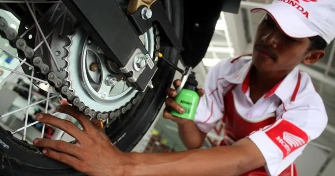 Panduan Intensif Perawatan Mandiri Rantai Roda Motor Bebek dan Sport